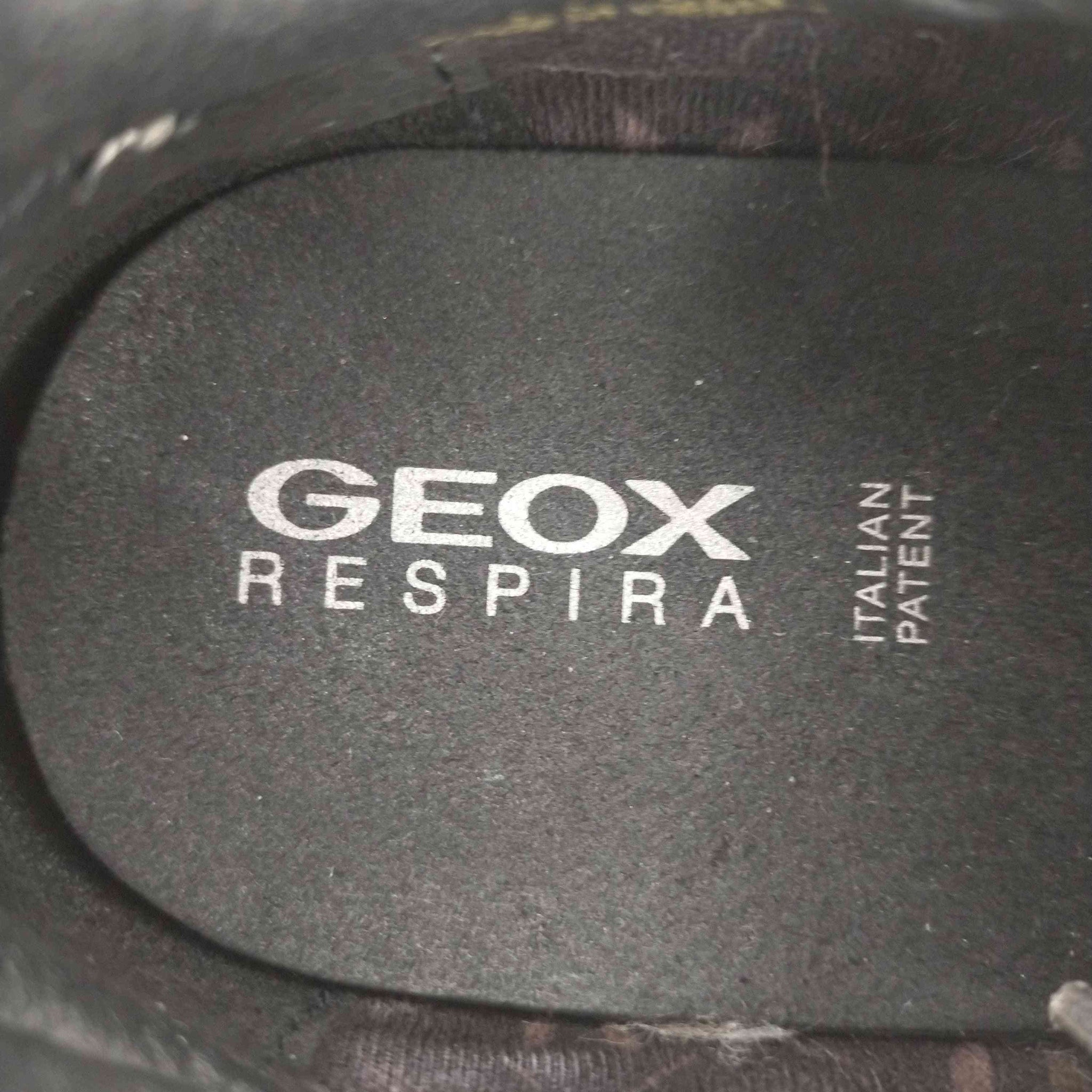 GEOX(ジェオックス)素材切り替えスエードタッチスニーカー
