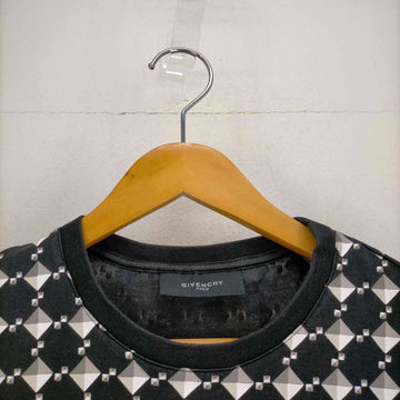 GIVENCHY(ジバンシィ)スタッズプリント半袖Tシャツ
