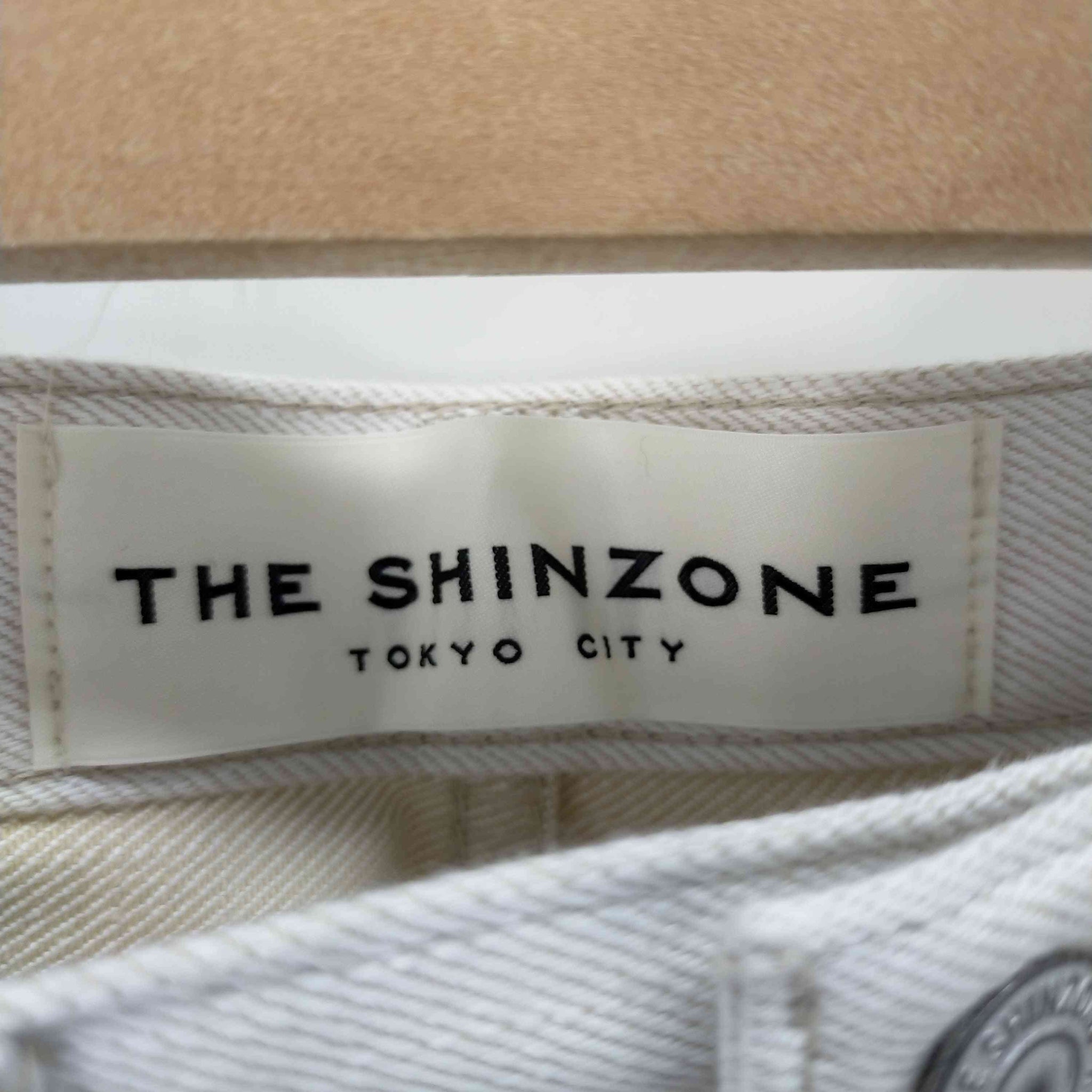 THE Shinzone(ザシンゾーン)センタープレスコットンデニムパンツ