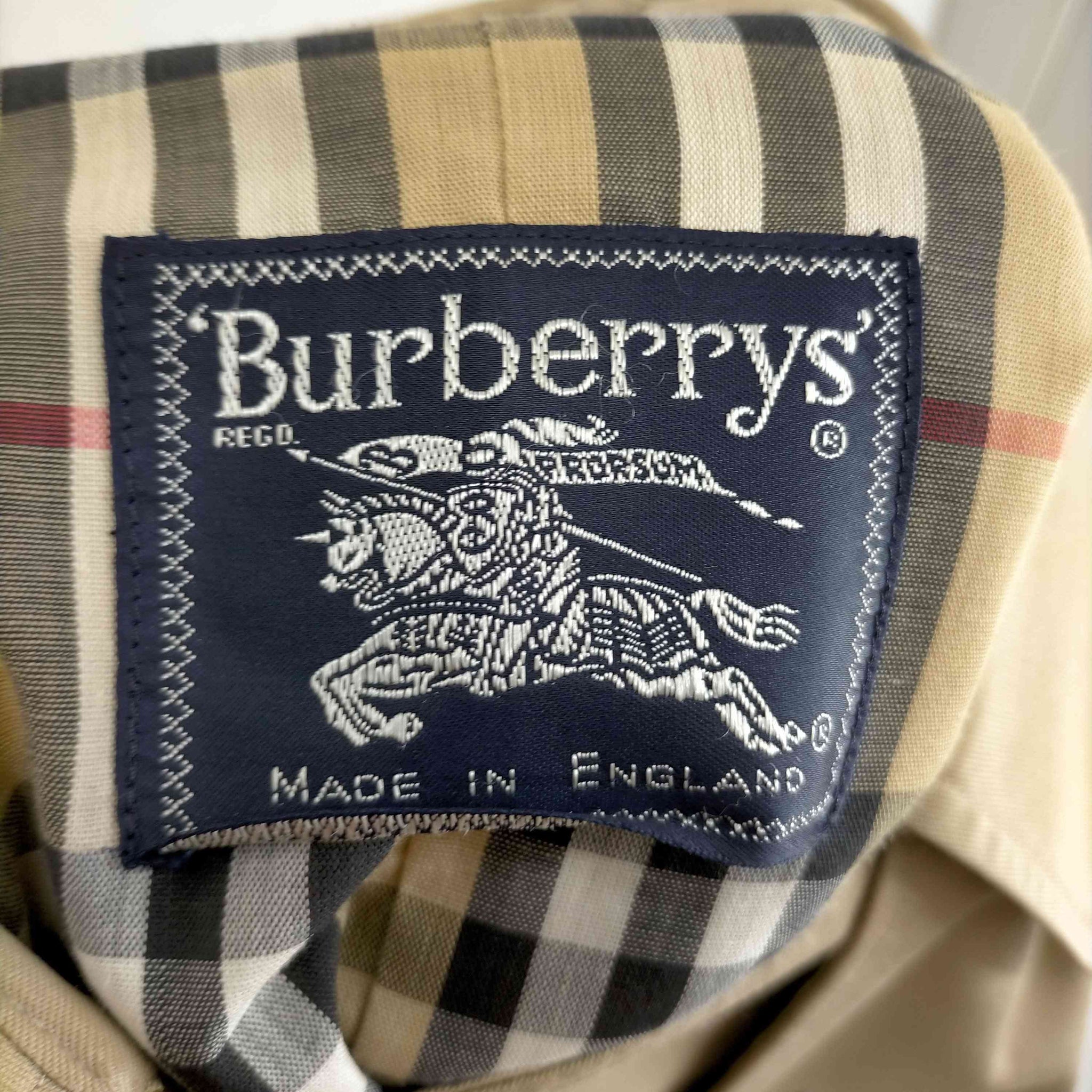 BURBERRYS(バーバリーズ)MADE IN ENGLAND 裏地ノヴァチェックトレンチコート