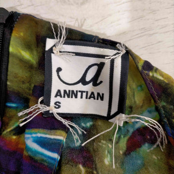 ANNTIANアンティアンドイツ製 シルク バックオープン ワンピース
