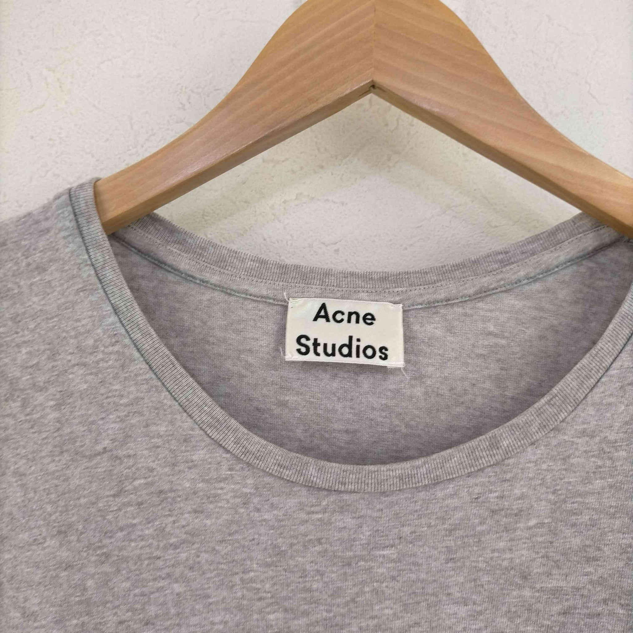 ACNE STUDIOS(アクネストゥディオズ)I WANT MORE STANDARD PHOTO Tシャツ