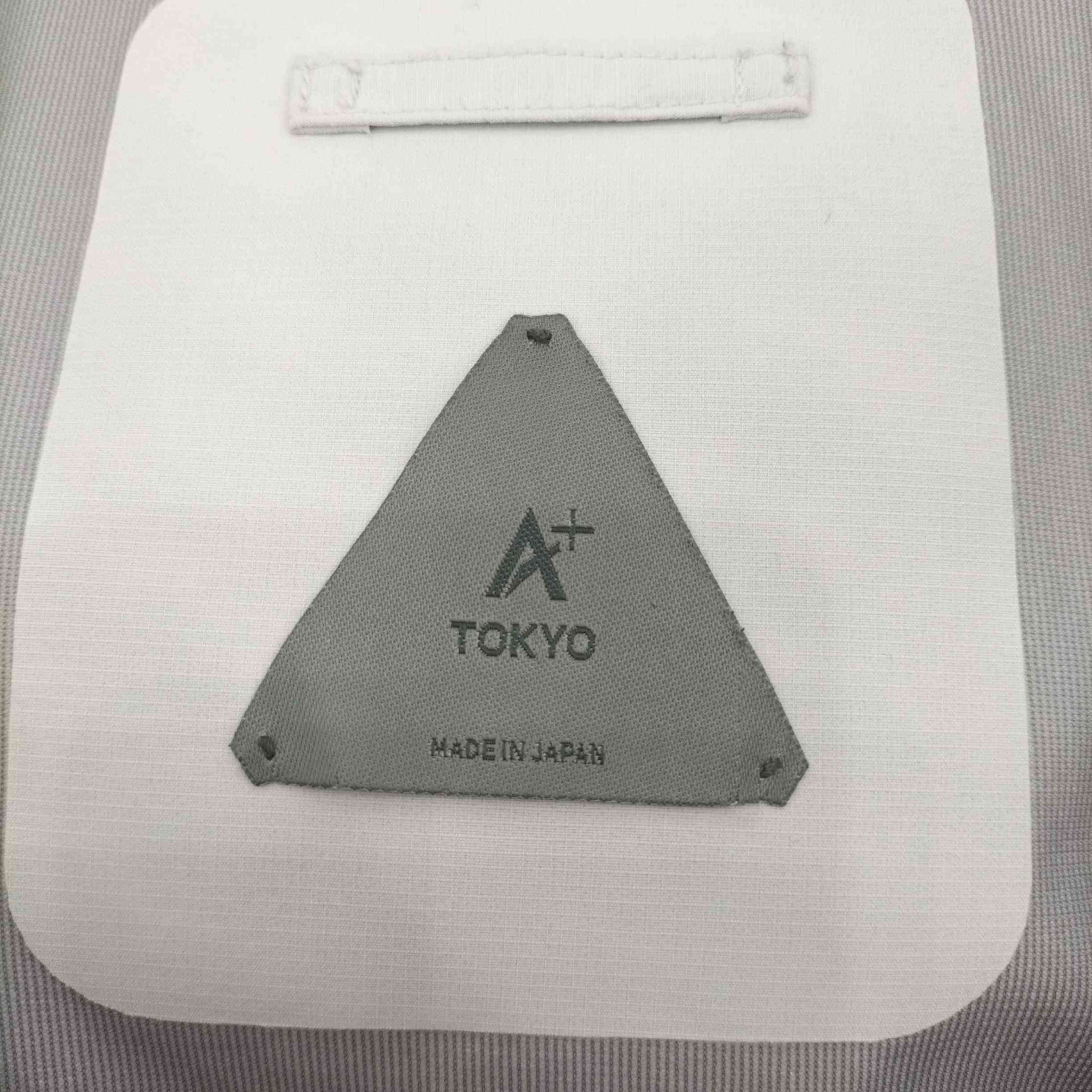 UNITED TOKYO(ユナイテッドトウキョウ)A+ TOKYO / TOKYO TEX 3レイヤーマウンテンパーカー