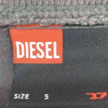 DIESEL(ディーゼル)ロゴプリント パッチワーク VネックTシャツ