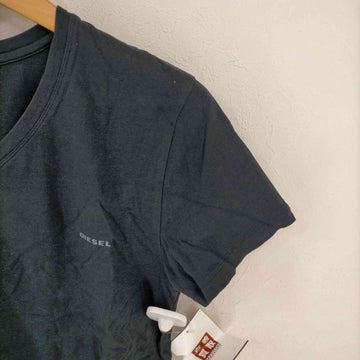 DIESEL(ディーゼル)ワンポイントロゴ VネックTシャツ