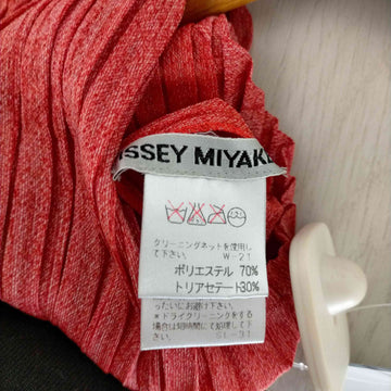ISSEY MIYAKE(イッセイミヤケ)プリーツノースリーブワンピース フロントカンガルーポケット