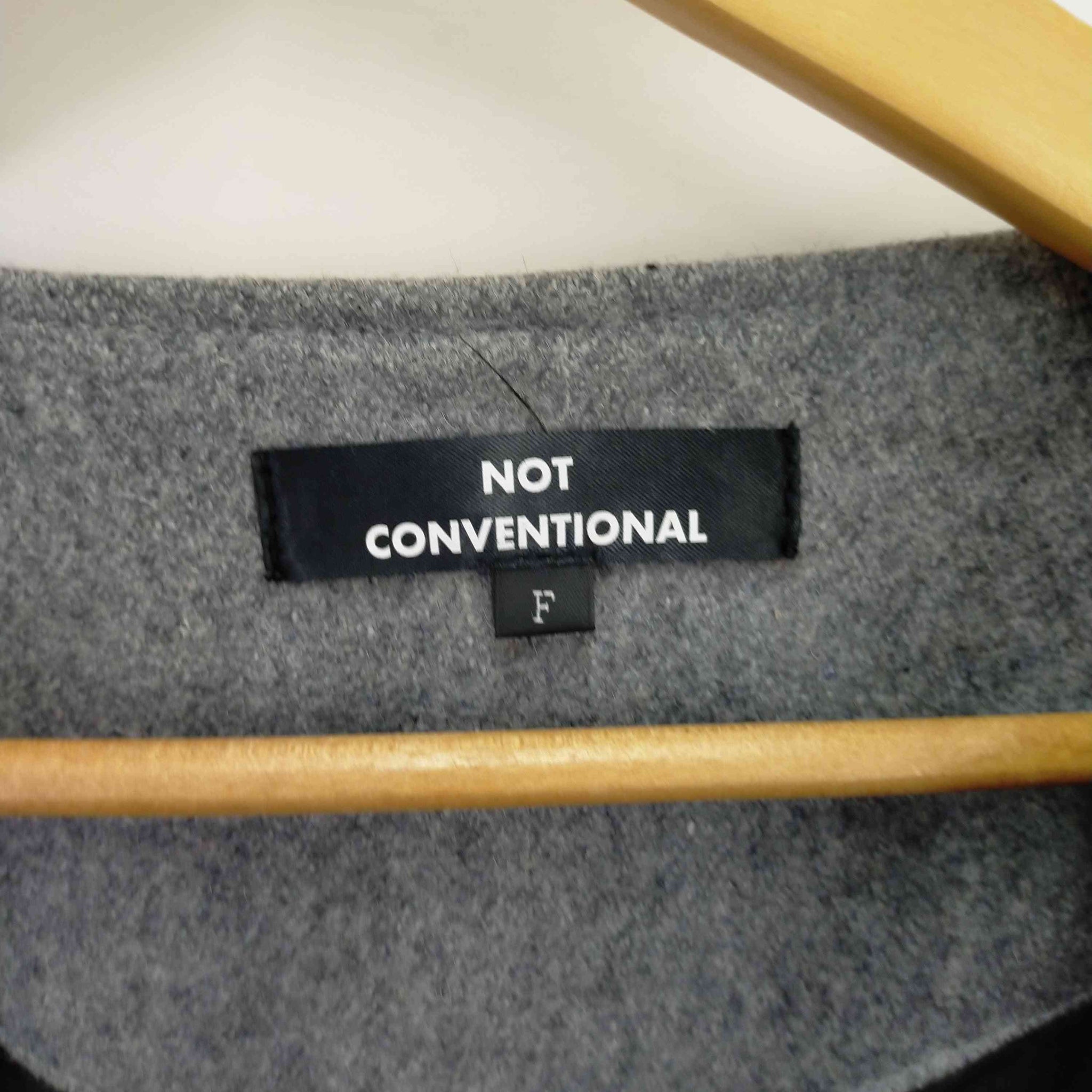 NOT CONVENTIONAL(ノットコンベンショナル)ノーカラー ダブルブレスト ロング ウール コート
