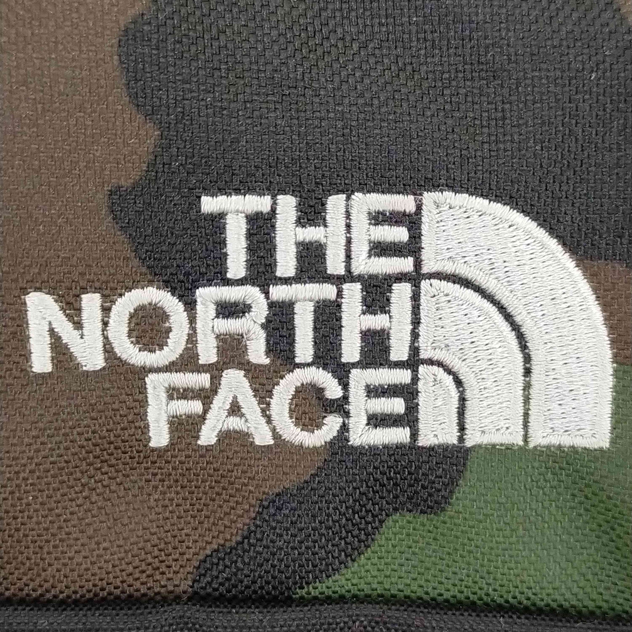 THE NORTH FACE(ザノースフェイス)カモ柄 ショルダーバッグ