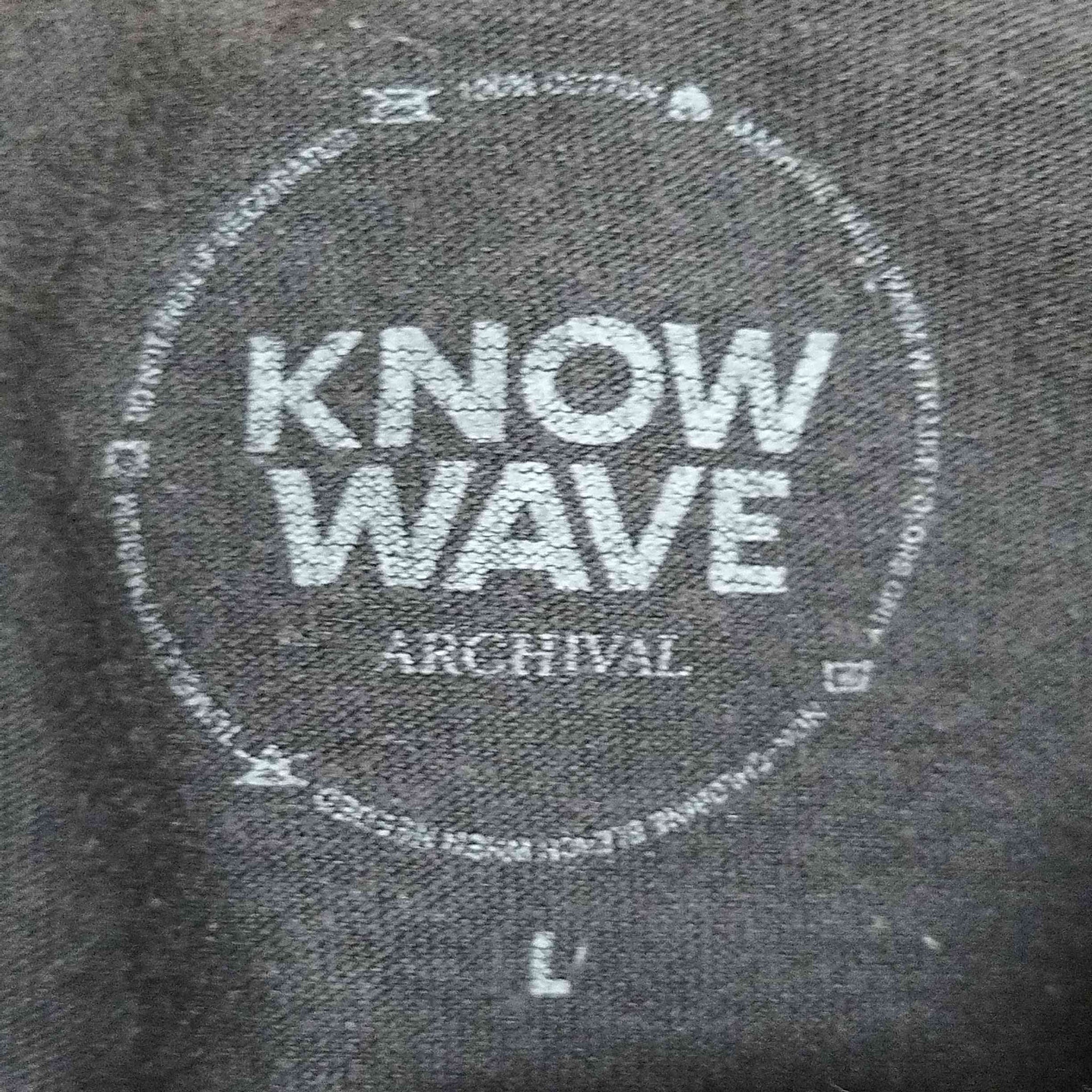 KNOW WAVE(ノーウェーブ)Up By Three Embroidered TEE クルーネックTシャツ