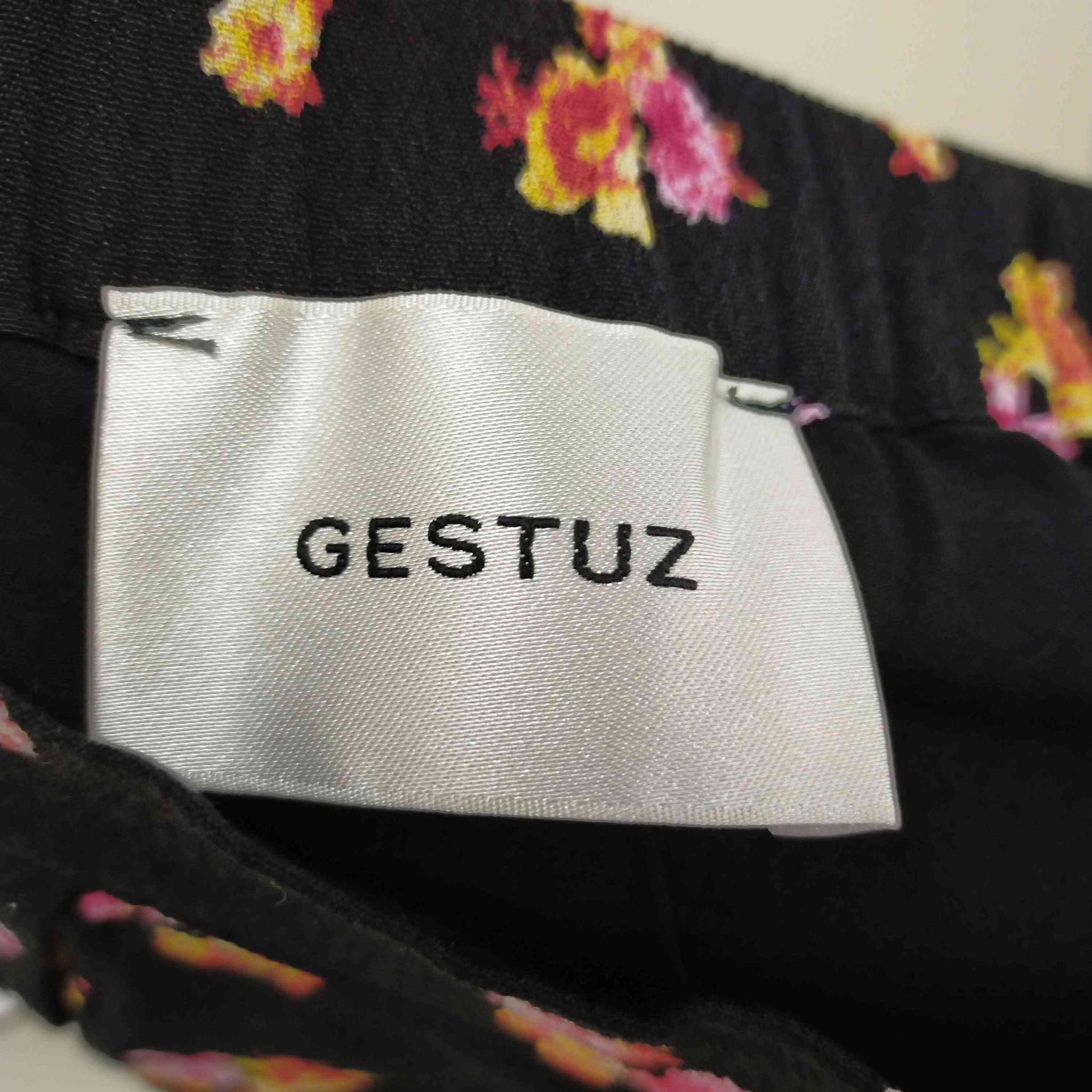 GESTUZ(ゲストゥース)Print GZ Skirt