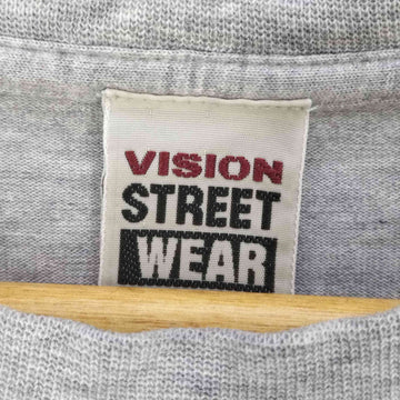 VISION STREET WEAR(ヴィジョンストリートウェア)ダブルステッチ フロントロゴプリント クルーネックTシャツ