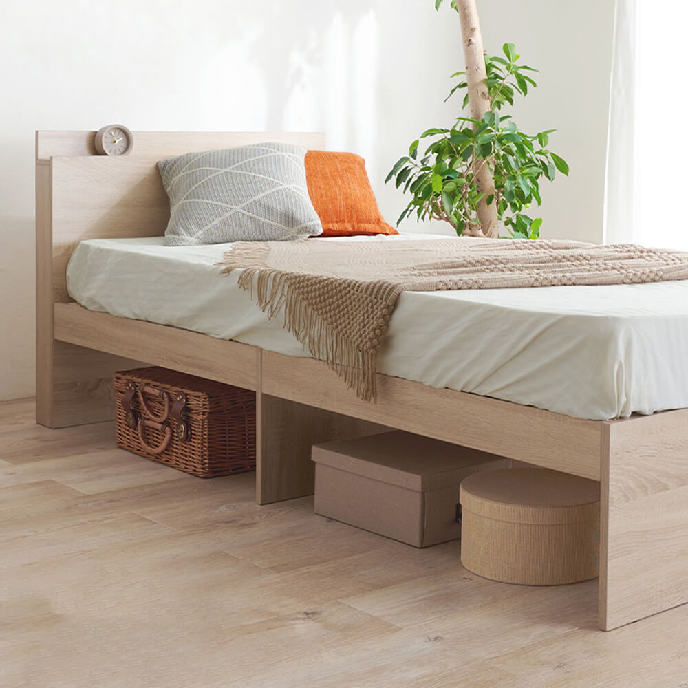 Ｍａｒｏｏｎ　（マルーン）　シングルすのこベッド　シングルベッド　棚　コンセント付き　木製　ベッド　すのこベッド　下収納　おしゃれ　北欧　ヘッドボード　宮棚付き　棚付き　収納付きベッド　ハイタイプ　木目調　ナチュラル　シンプル　北欧　レトロ　西海岸