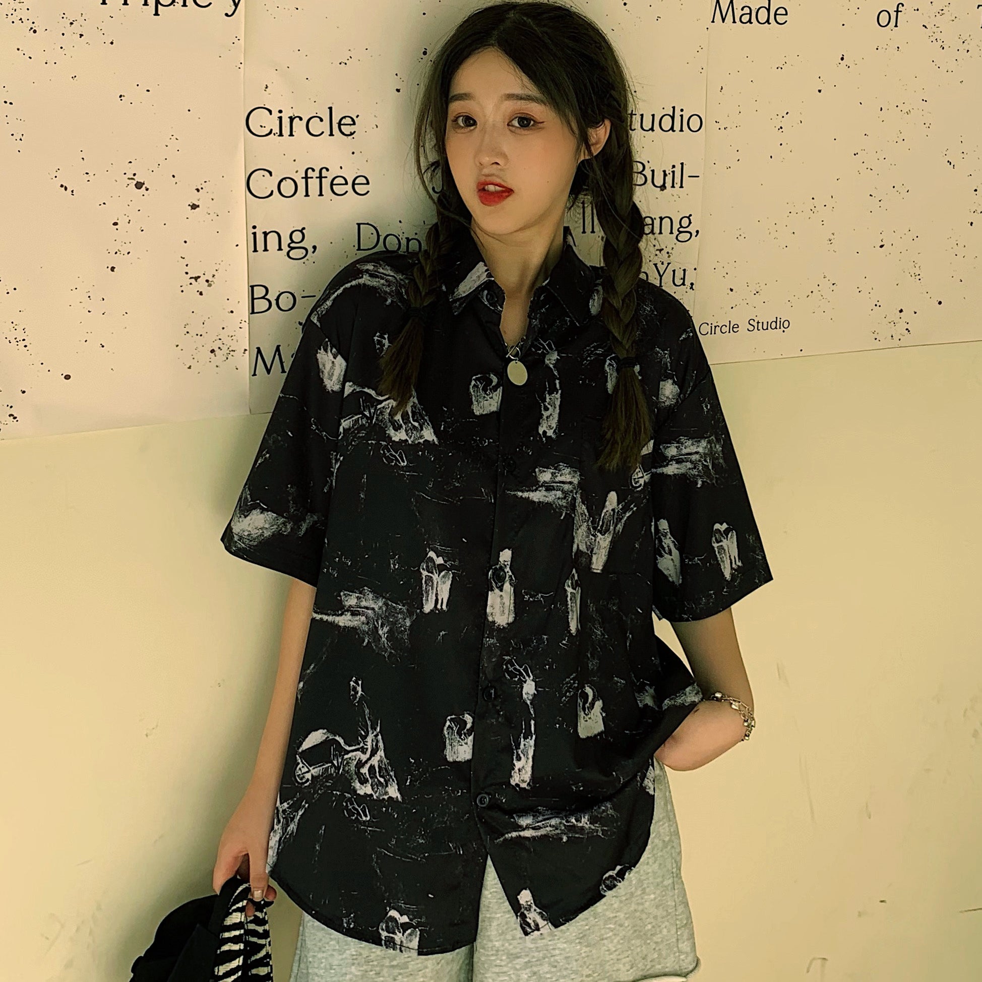 個性的総柄襟付半袖シャツ 韓国ファッション